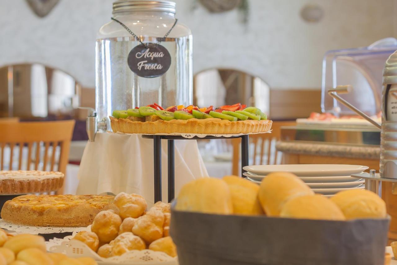 Hotel Arcobaleno Fai della Paganella Ngoại thất bức ảnh