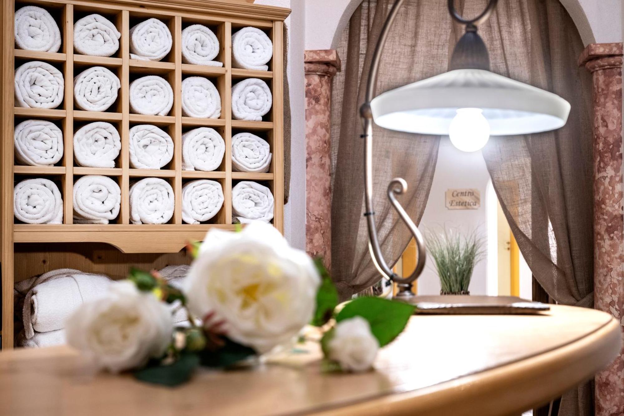 Hotel Arcobaleno Fai della Paganella Ngoại thất bức ảnh